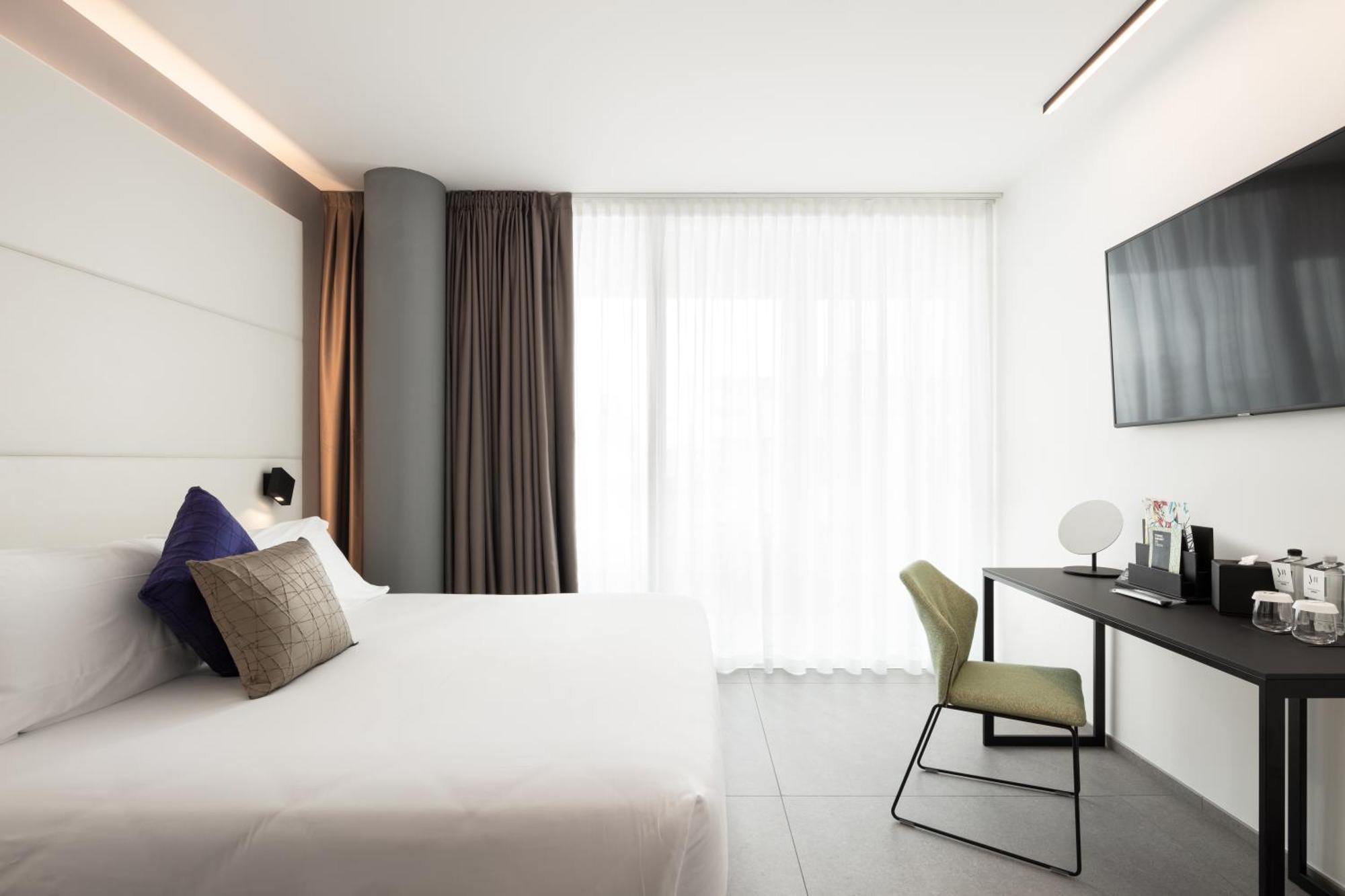 Hotel J44 Lifestyle 5*